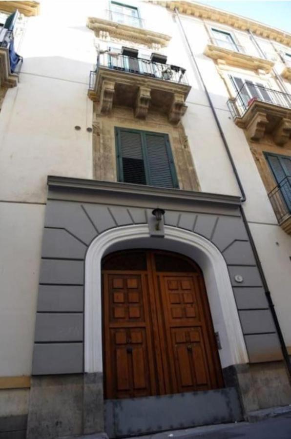 Ballarhouse Palermo Esterno foto